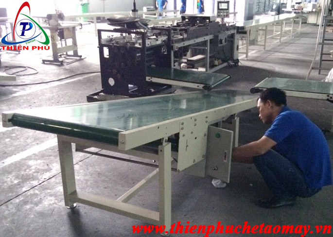Băng tải pvc nghiêng Băng tải pvc nghiêng